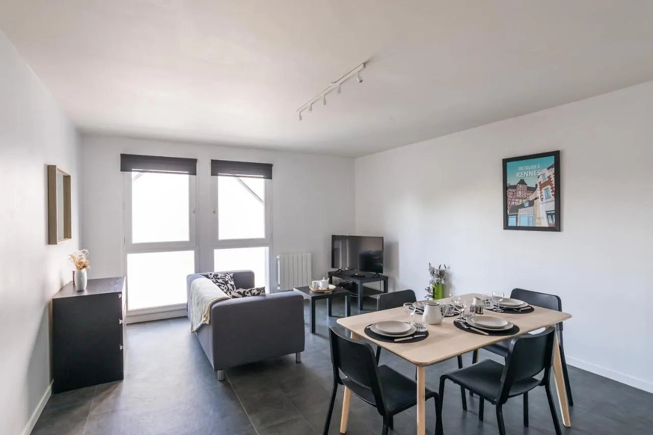 Coeur Courrouze - Appartement 2 Chambres Avec Parking Ρεν